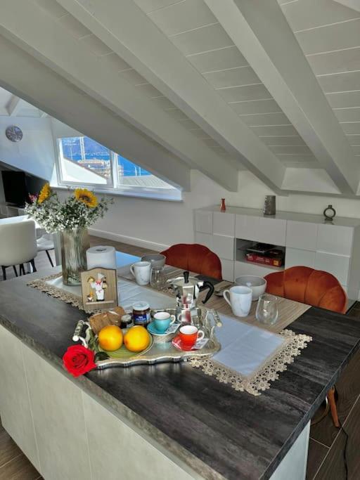 Apt. Aries - Penthouse Menaggio Eksteriør bilde